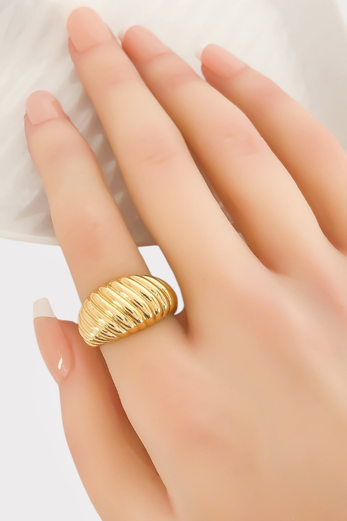 OMGBlings B3R021 - Ribbed Ring