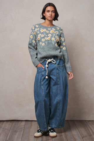 Daisy Embossed 3D Floral Knit Sweater - Grey UDSW0218