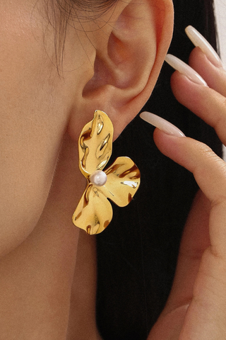 Flânerie Vintessa 18K Gold Non-Tarnish Flower Shell Pearl Earrings 122203101107