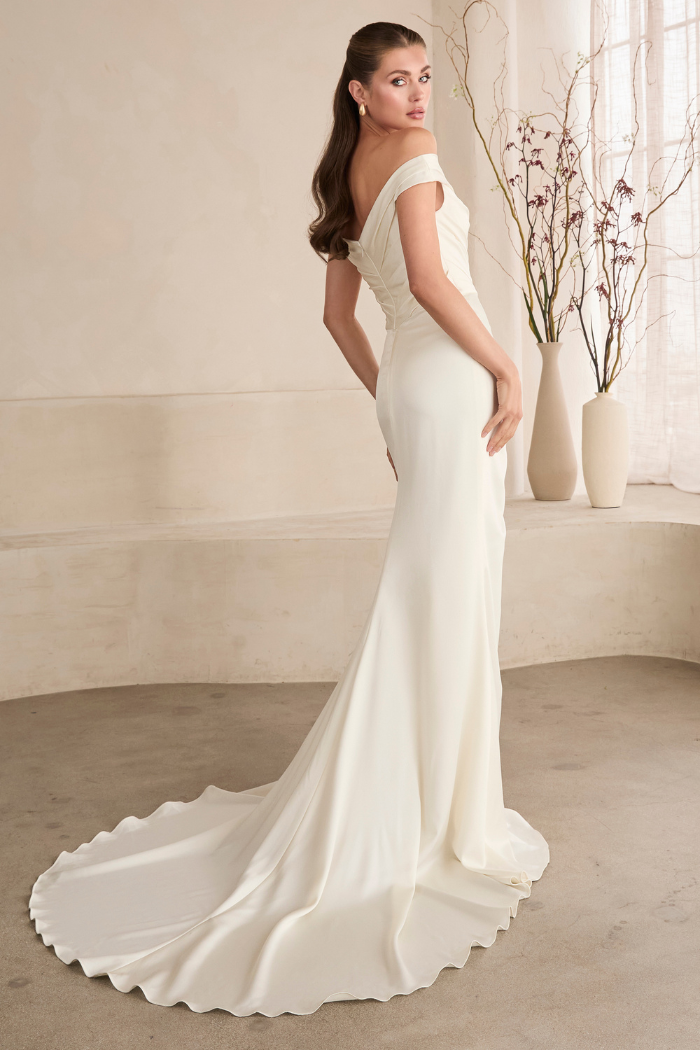 LeBlanc LE152 Priya – The Dressing Room