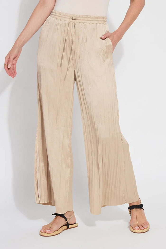 Lyssé The Packable Pleated Palazzo Pant