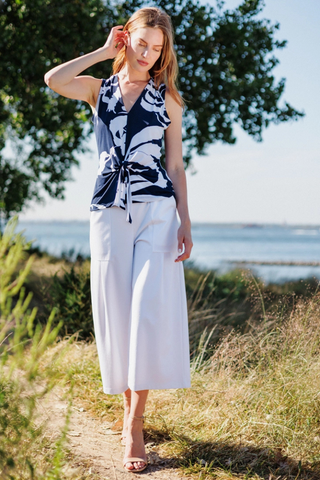 Clara Sunwoo Abstract V-Neck Front Tie Sleeveless Soft Knit Top T49P29