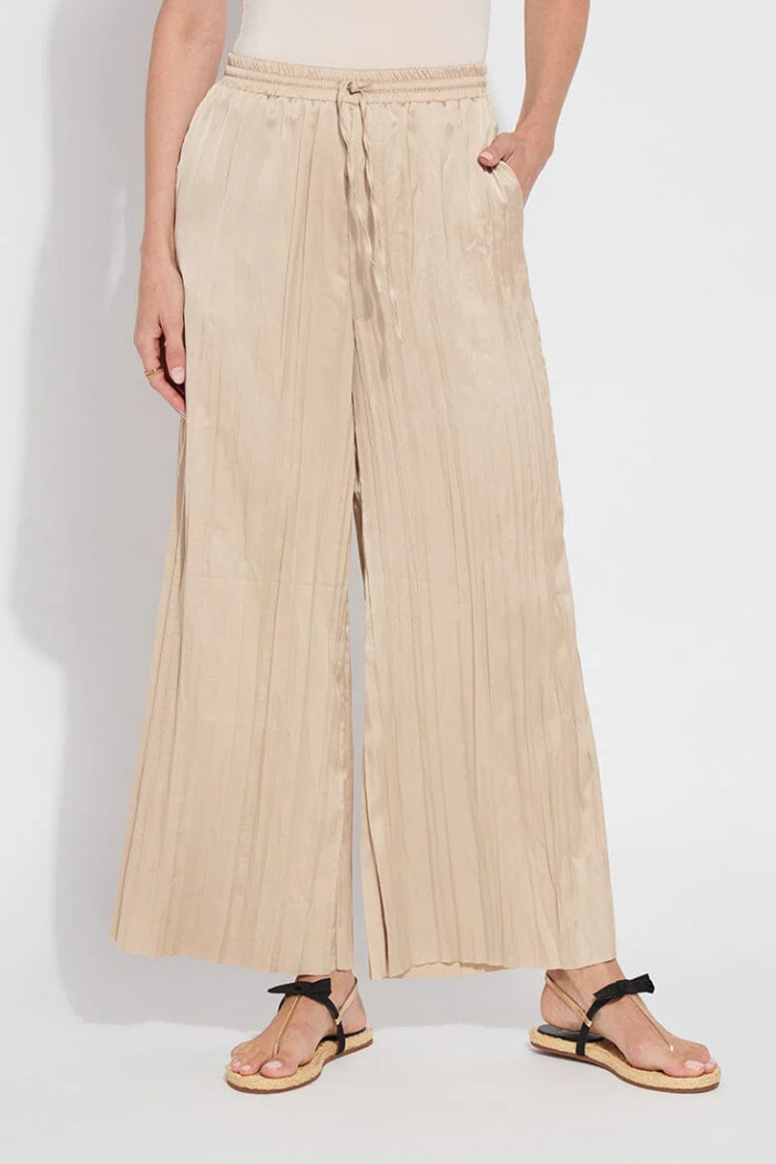 Lyssé The Packable Pleated Palazzo Pant