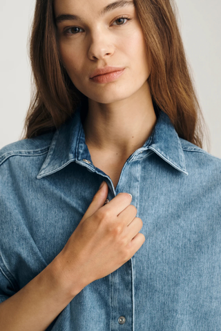 Mavi Jessie Denim Shirt M1217143 Woman wearing a blue denim shirt against a plain background