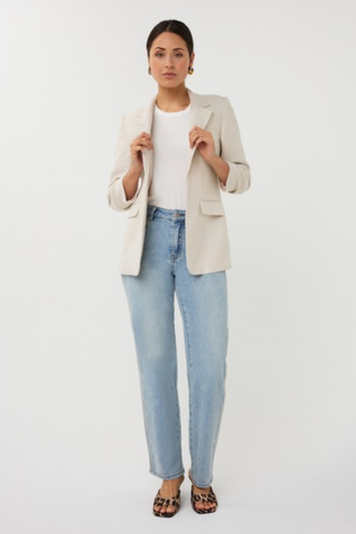 EsQualo SP2610045 Linen Look Blazer  Woman wearing a beige blazer, white shirt, and light blue jeans on a white background