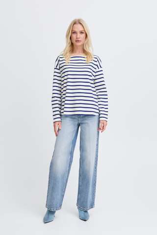 Woman wearing a striped sweater and jeans on a white background b young BYRamsi Pullover