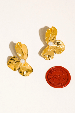Flânerie Vintessa 18K Gold Non-Tarnish Flower Shell Pearl Earrings 122203101107