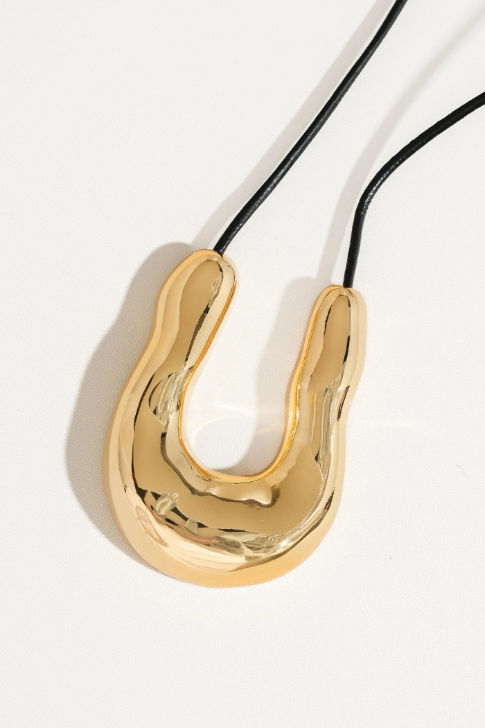 Flânerie by MAIQ Sable Horseshoe Western Necklace - Gold