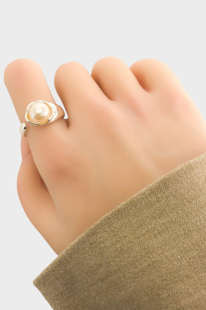 808RN032 - Genuine Pearl Ring