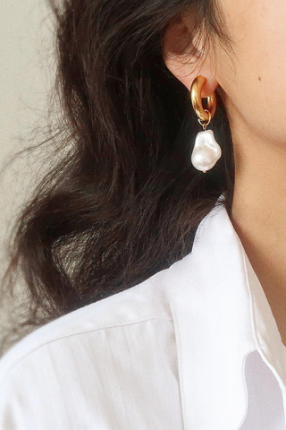 Flânerie by MAIQ Oceana Gold Statement Large Pearl Earrings
