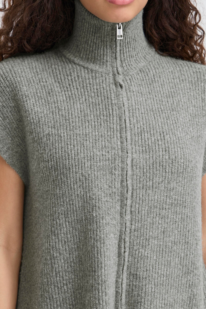 ICHI IHDucie Zip Front Sweater Vest  20124044