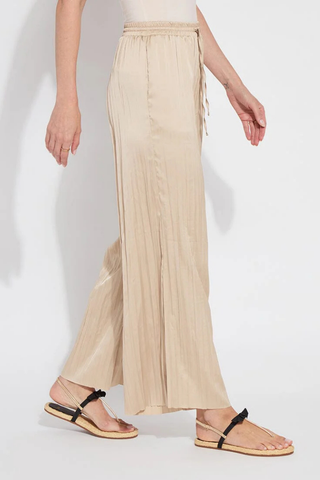 Lyssé The Packable Pleated Palazzo Pant
