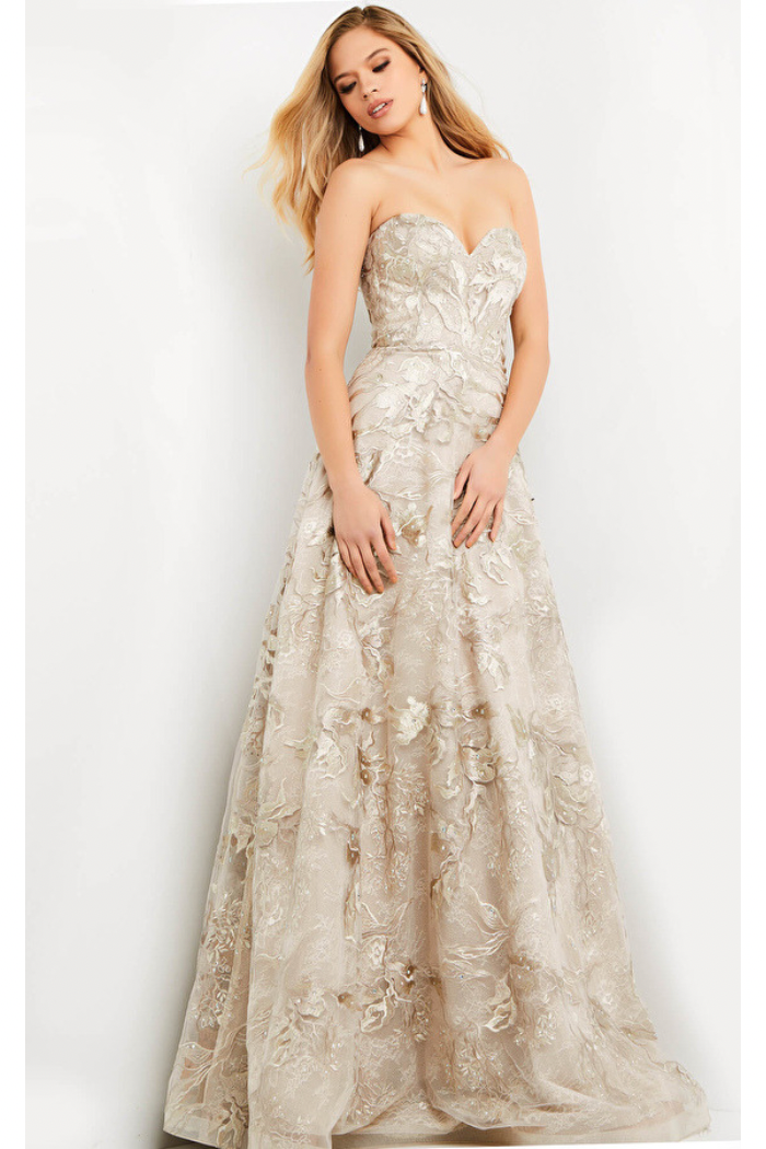 A Line Sweetheart Neck Gown