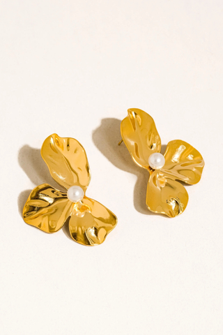 Flânerie Vintessa 18K Gold Non-Tarnish Flower Shell Pearl Earrings 122203101107