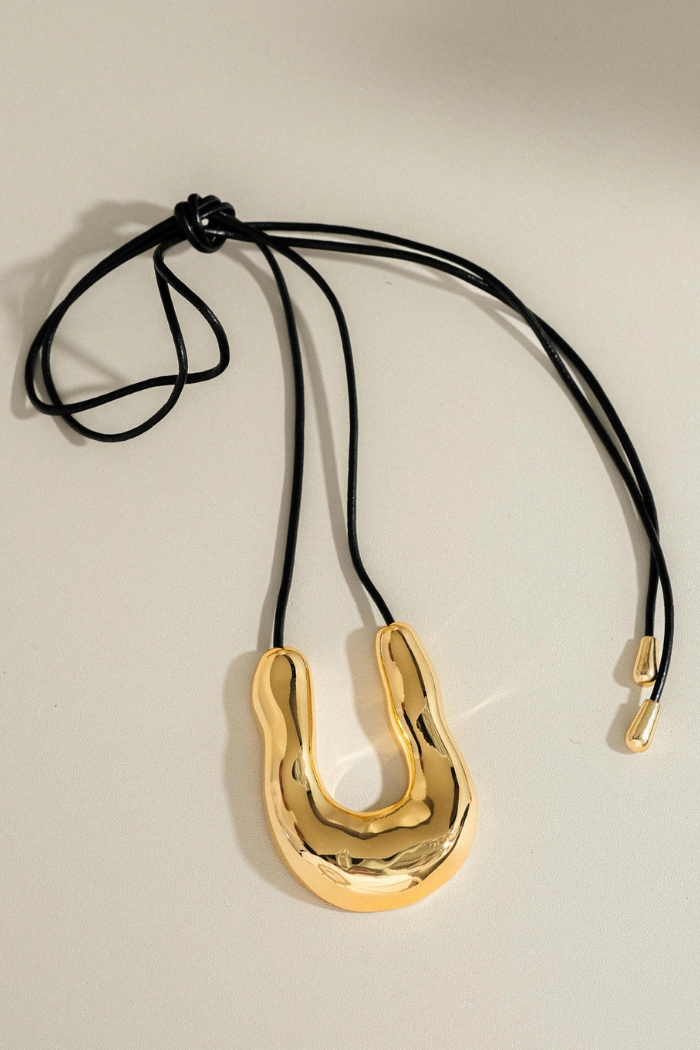 Flânerie by MAIQ Sable Horseshoe Western Necklace - Gold
