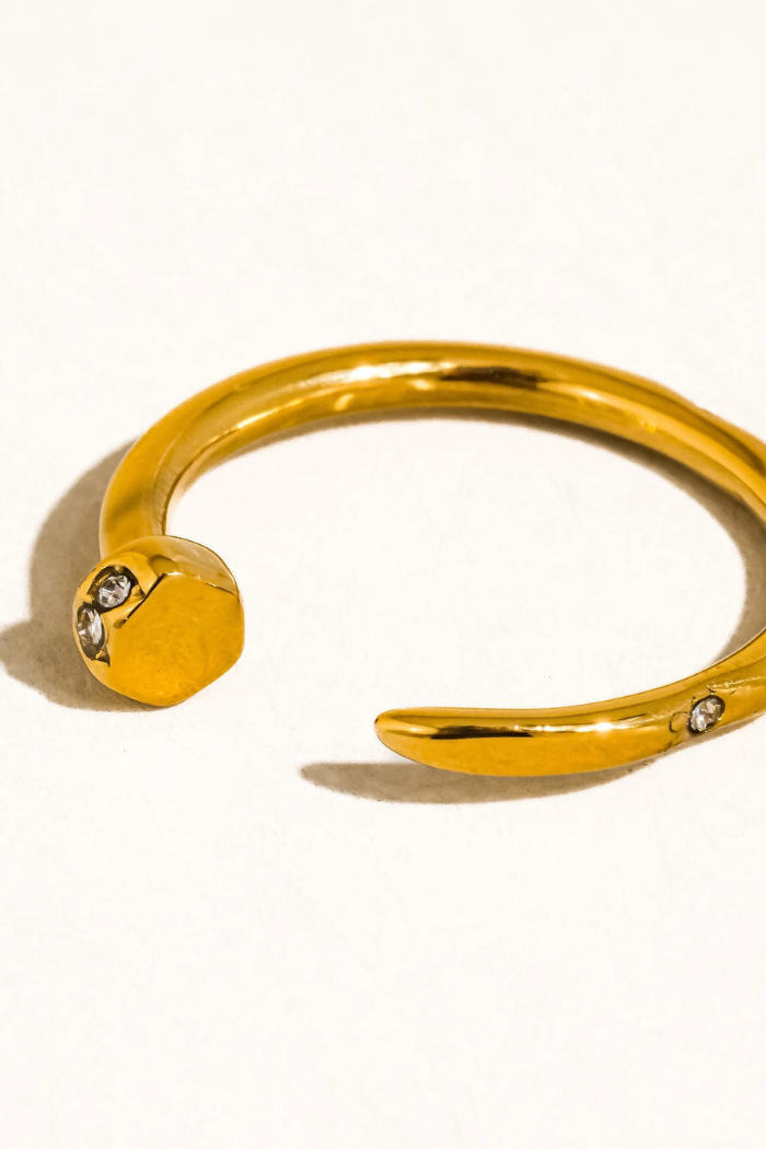 Flânerie by MAIQ Vexa 18K Gold Non-Tarnish Wrap Around Nail Ring - Gold