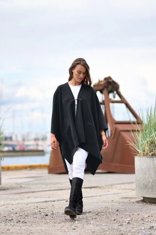 Henriette Steffensen Cape 4120-914 Soft Black
